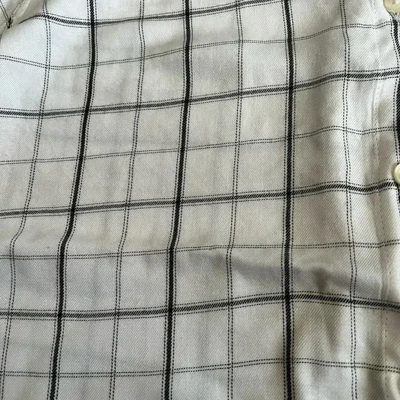 Plaid lightweight top - Picture 5 of 6